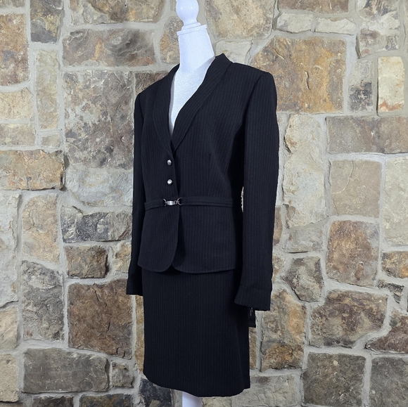 NWT Tahari Pinstripe Nantucket Breeze Skirt Suit Set - Picture 5 of 11